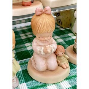 ENESCO Vintage Memories of Yesterday Figurine Praying Girl Pray the Lord My Soul